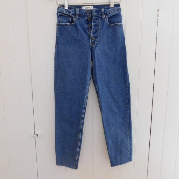 🦌 Abercrombie & Fitch The Mom High Rise Frayed Jeans - Picture 10 of 16